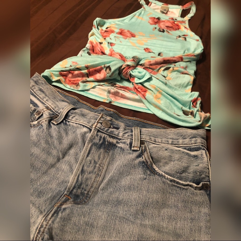 Brenda’s Cotton Floral Tank - Picture 5 of 8